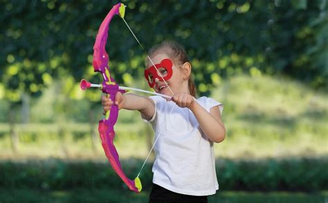 Amazon.com: ToyVelt Kids Bow and Arrow Set - LED Light Up, Archery Set ...