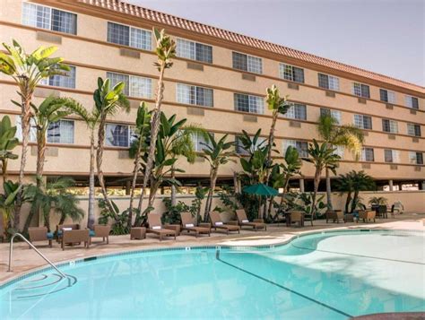 Best Price on Comfort Inn and Suites San Diego - Zoo SeaWorld Area in San Diego (CA) + Reviews