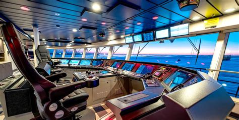 This is how to drive a cruise ship | Cruise.Blog