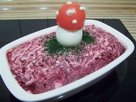 Russischer Schichtsalat Hering im Pelzmantel (Rezept mit Bild) | Chefkoch.de Russians have some ...