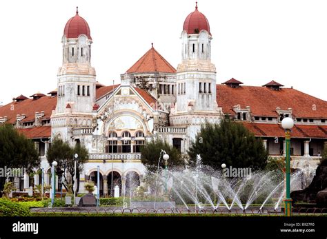 gedung lawang sewu, semarang java indonesia Stock Photo - Alamy