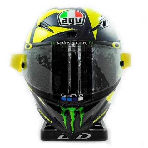 Valentino Rossi’s 2018 MotoGP helmet design, inspired by retro F1 ...