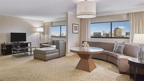 Hotel Rooms in Downtown Milwaukee | Hyatt Regency Milwaukee