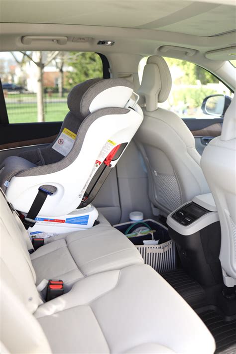 My Review of the Volvo XC90 and How it Fits Two Car Seats - Danielle Moss