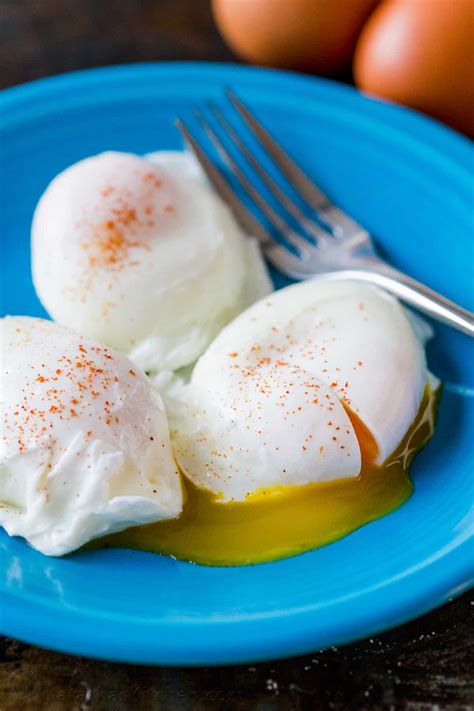 Poached Eggs - Perfect Every Time! (VIDEO) - NatashasKitchen.com