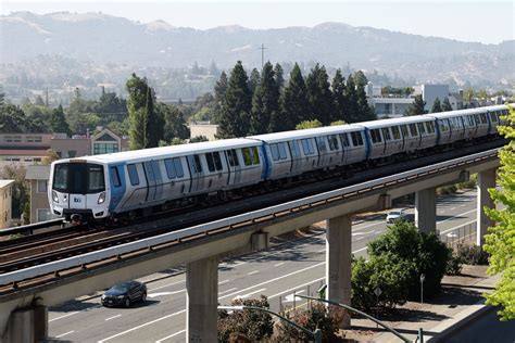 BART track troubles limit green line service