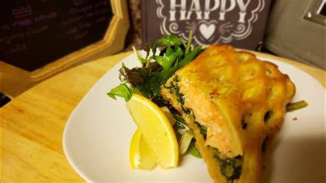 Salmon en Croute (Salmon in Puff Pastry) - YouTube