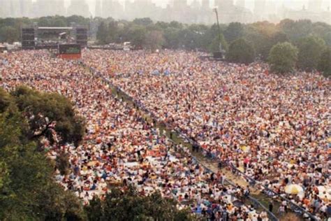 The Story of Paul Simon's Massive Central Park Concert