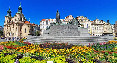 Jan Hus Monument - Livingprague.com