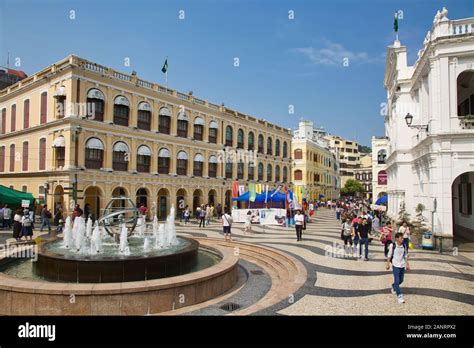 Senado Square and fountain, Macau Stock Photo - Alamy