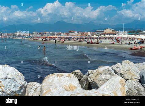 Viareggio Italy Beach Stock Photos & Viareggio Italy Beach Stock Images ...