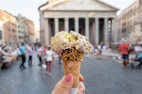 How to Order Gelato in Italy - The Lazy Italian