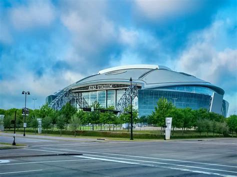 Touchdown Travels: Unveiling The BEST NFL Stadiums To Visit - Trekking ...