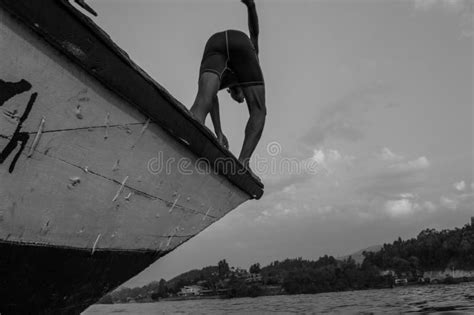 Dive, Head First, Lake Kivu, Kibuye, Rwanda Editorial Photography - Image of readiness, forest ...