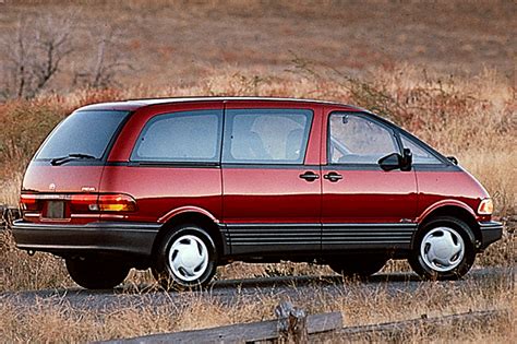 1991-97 Toyota Previa | Consumer Guide Auto