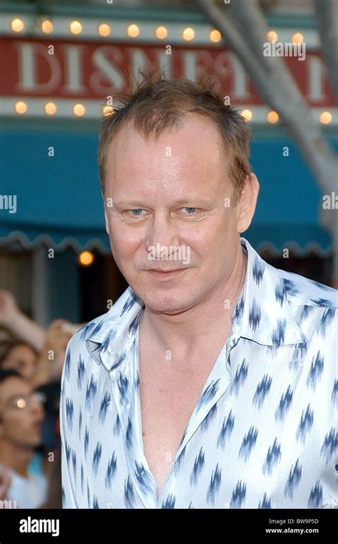 Stellan skarsgard pirates caribbean dead hi-res stock photography and ...