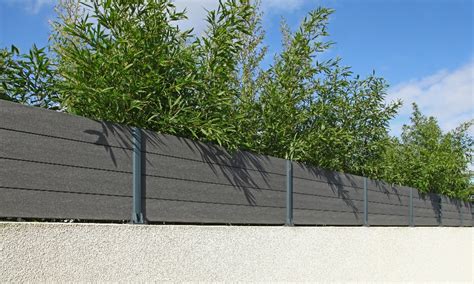 A Wood or Composite Fence - Which Should You Choose