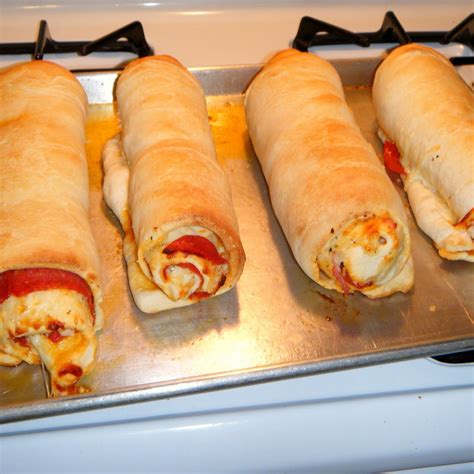 Cheesy Pepperoni Rolls