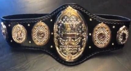 Why AEW Women's Championship Belt is so ugly? It is so small and it ...