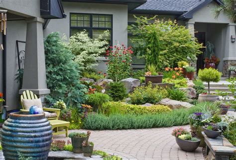 Best Foundation Plants for Stellar Curb Appeal - This Old House Flowering Shrubs, Trees And ...