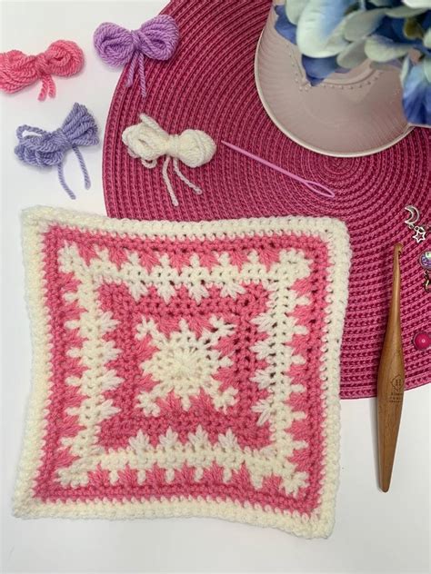 Snowflake Granny Square Pattern with video tutorial