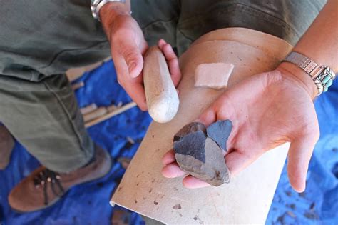 Flint Knapping: Stone Age Technology that Built the First Nations - OldWest