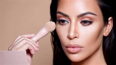 9 photos that prove how Kim Kardashian's contour kits fail | CafeMom.com