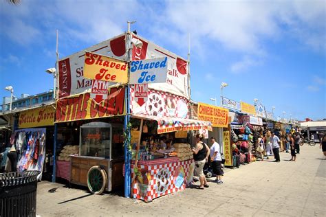 Venice Beach Boardwalk: Shops, Food, Art & Street Performers ...