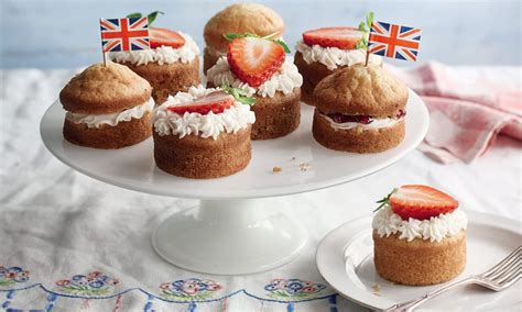 Bake The British Isles Victoria Sponge Butterfly Buns Small Online ...