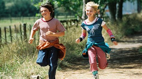 ‎Bridge to Terabithia (2007) directed by Gábor Csupó • Reviews, film + cast • Letterboxd