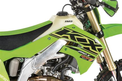 KAWASAKI KX250X GP RACE MODS: BEHIND THE BUILD - Dirt Bike Magazine