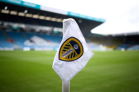 Leeds United now ready to 'challenge' Championship rivals to signing of ...