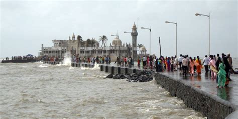 Mumbai's Haji Ali Dargah trust turns 100 years old - Social News XYZ