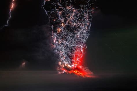 Volcanic Lightning: The Science Behind This Spectacular Phenomenon