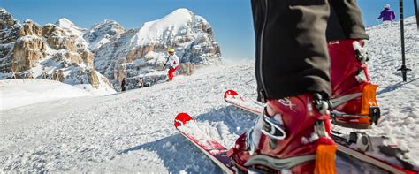 Lagazuoi - 5 Torri ski area in the midst of the Dolomiti Superski ski ...