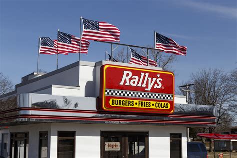 Checkers and Rally's to debut new look in summer 2021 | Fox Business