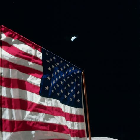 American Flag on Moon with view of Earth | American flag history, Moon landing, Moon landing ...