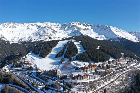 Les 7 Laux Downhill Ski Area - Grenoble France