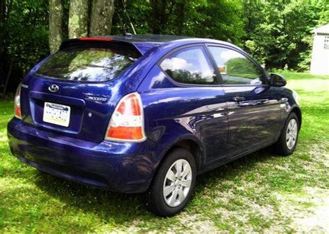 Find used 2009 Hyundai Accent GS Hatchback 2-Door 1.6L in Cherry Tree ...