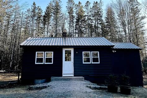 9 Airbnbs in Acadia National Park To Surround Yourself With Natural Beauty