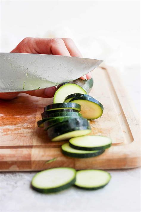 How to Cut Zucchini [Step-by-Step Tutorial} | FeelGoodFoodie