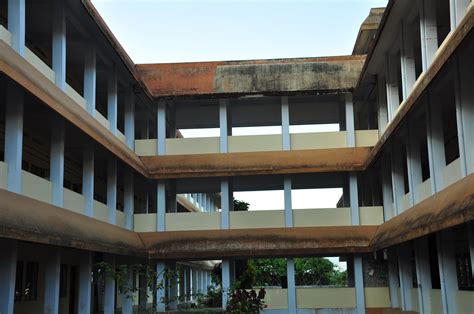 Shafivanimal: GOVT COLLEGE MANANTHAVADY