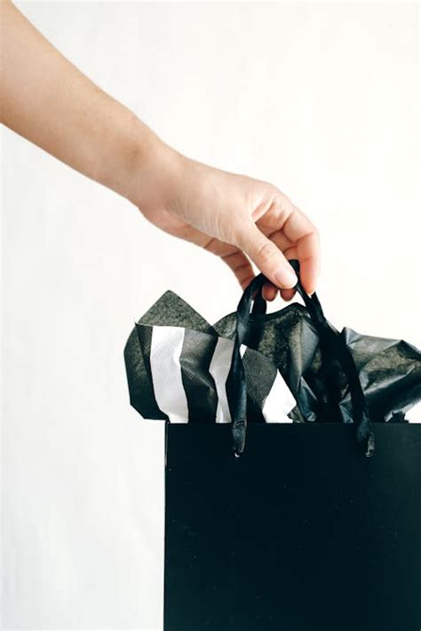 Black Shopping Bag · Free Stock Photo