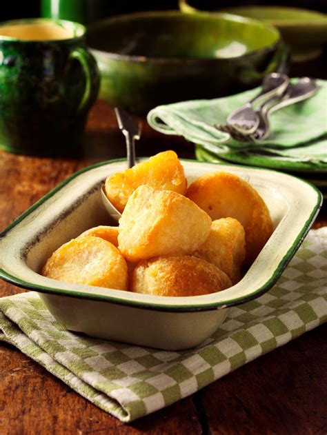 Mary Berry's recipe for roast potatoes - Christmas cooking tips/advice from the Bake-off star ...