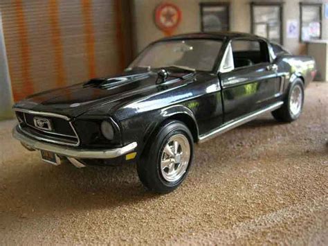 Diecast model cars Ford Mustang 1965 1/18 Ertl coupe noir - Alldiecast.us