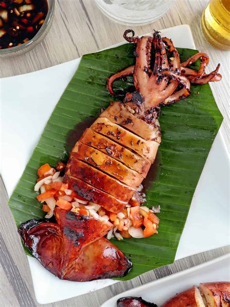 Inihaw na Pusit (Grilled Jumbo Squid) - Kawaling Pinoy