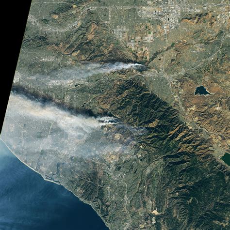 Satellite Captures New Fires Scorching the Hills of Southern California