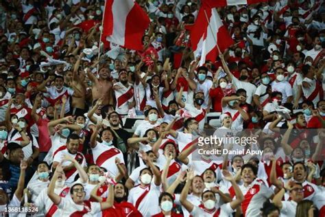 Peru Fan Photos and Premium High Res Pictures - Getty Images