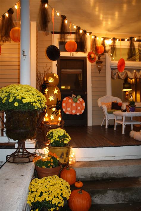 50 Chilling and Thrilling Halloween Porch Decorations for 2021