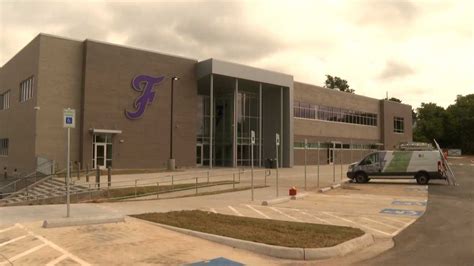 Fayetteville Public Schools opens new sports and academic center